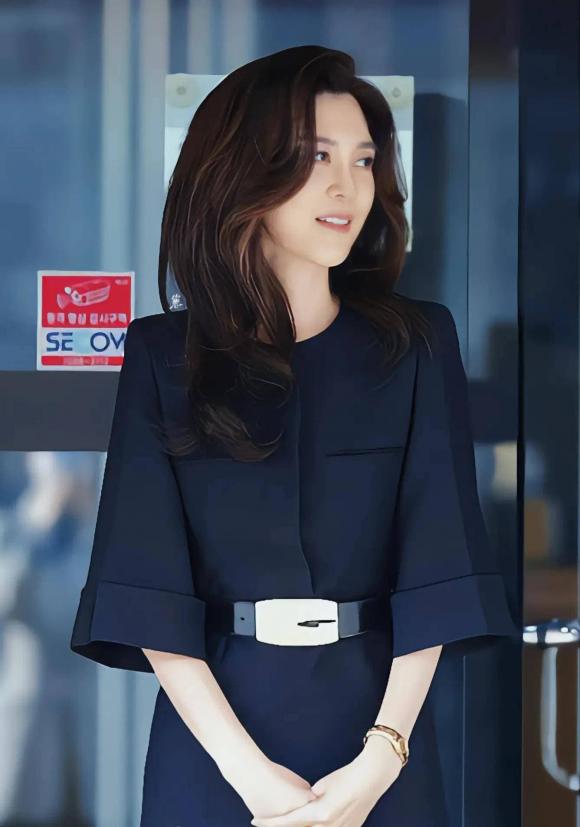 'Công chúa Samsung' Lee Boo Jin kết hôn với một nhân viên bảo vệ, ly ...
